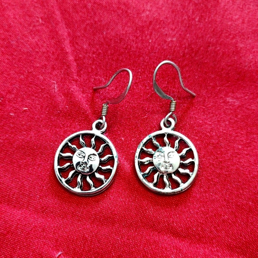 Sun silver earrings